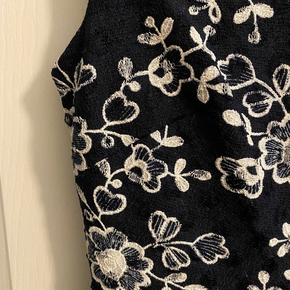 Betsey Johnson Tea-Length Dark Blue Dress with White Embroidered Flowers Size 2 - Picture 4 of 5